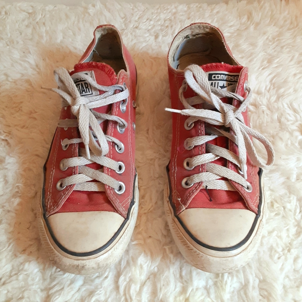 Red Low Top Converse Size 7